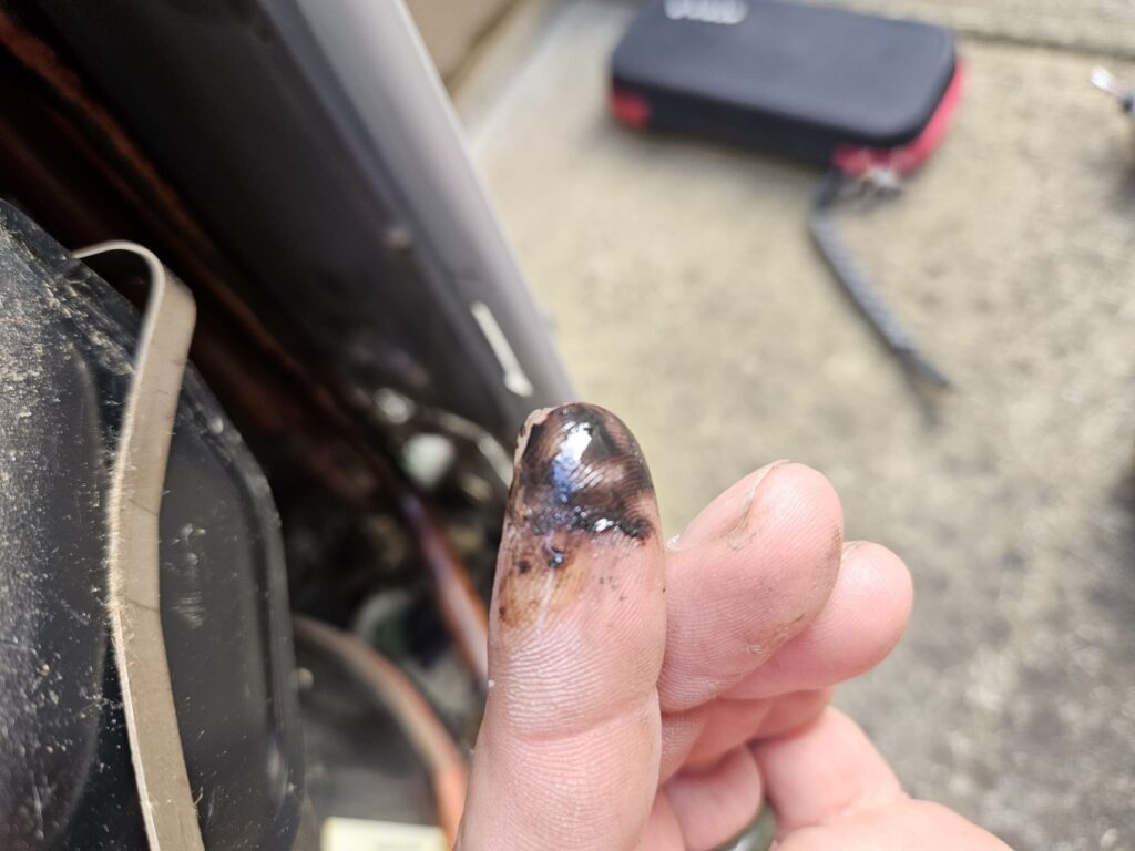 Air Conditioning Installation Mistakes 13 Burnt out compressor oil due to no evacuation