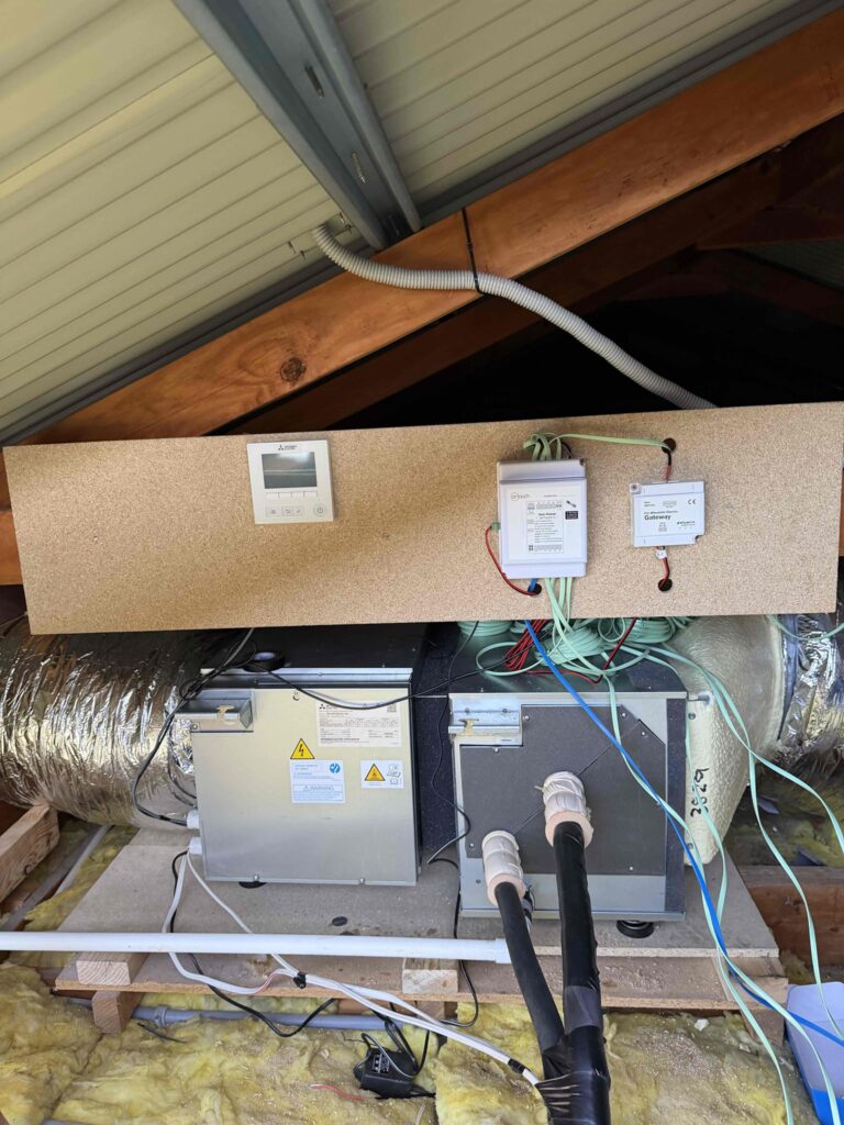 Air Conditioning Installation Mistakes 26 Indoor installed on anti vibration springs and levelled for correct drain operation